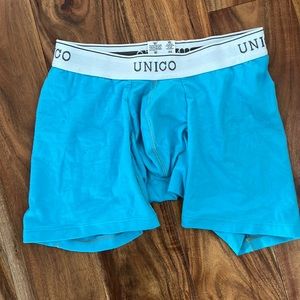 New without tags Unico men’s boxer briefs. Size medium. Blue in color